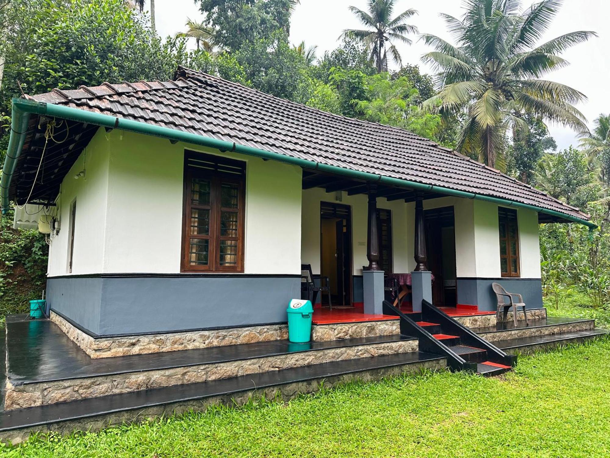 Green Mansion Anaviratty 外观 照片